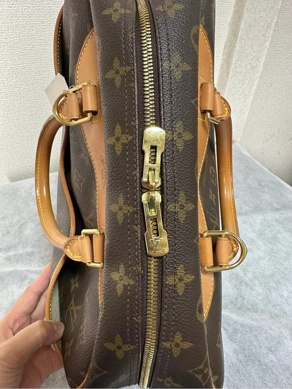 Louis Vuitton Deauville Handbag Monogram Canvas  travel bag